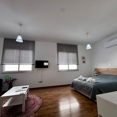 Lovely Studio Apartment In Pafos Exterior foto